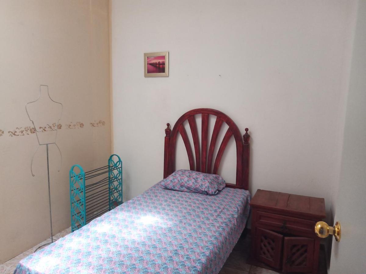 Hôtel Quiroz House à León de los Aldamas Extérieur photo